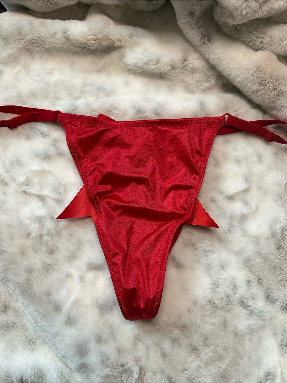 Victoria’s Secret Very Sexy V-String Panties with Bow on the back